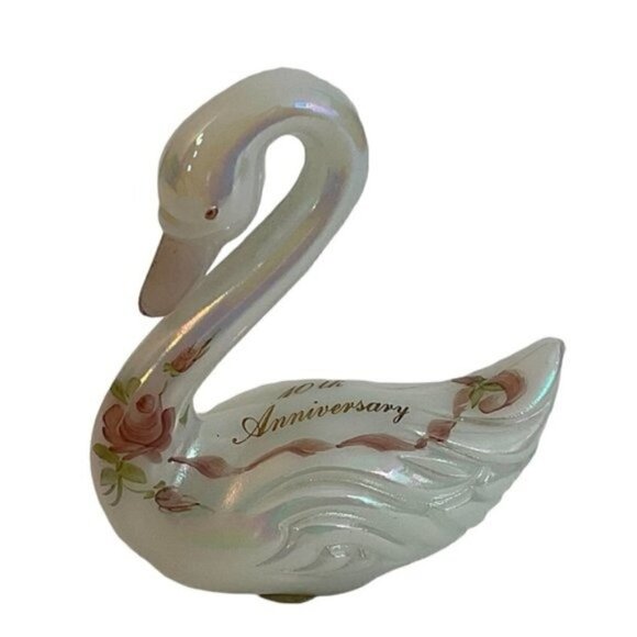 Fenton Glass Swan 10Th Anniversary Opalescent signed Vintage 4” X 4” figurine - Picture 2 of 10